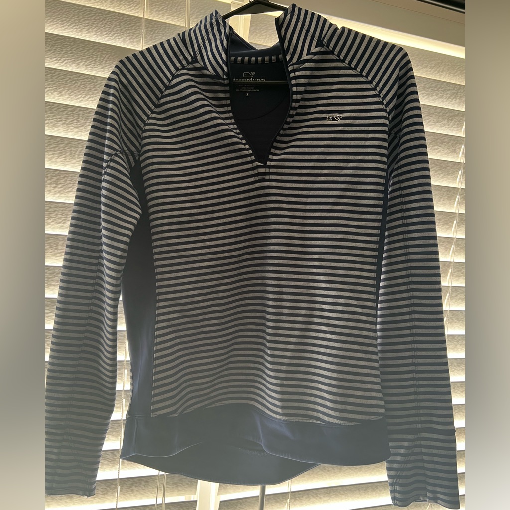 Vineyard Vine Pullover!
